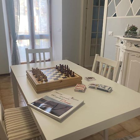 La Casa Del Nonno Apartment Оменя Екстериор снимка