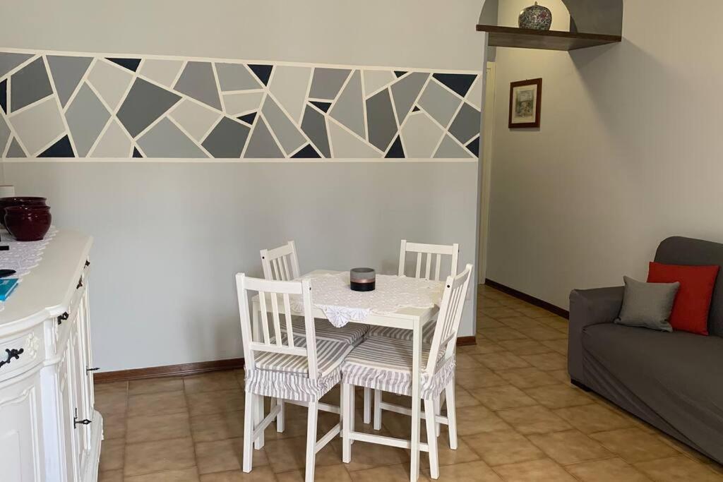 La Casa Del Nonno Apartment Оменя Екстериор снимка
