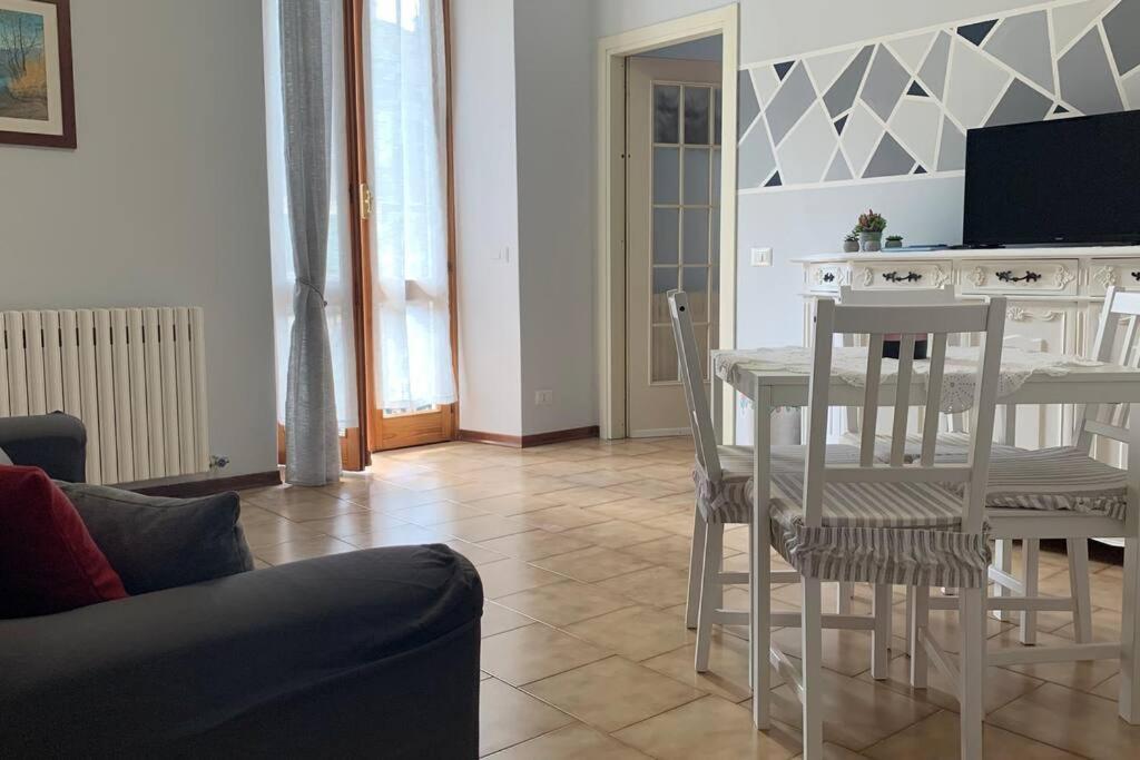 La Casa Del Nonno Apartment Оменя Екстериор снимка