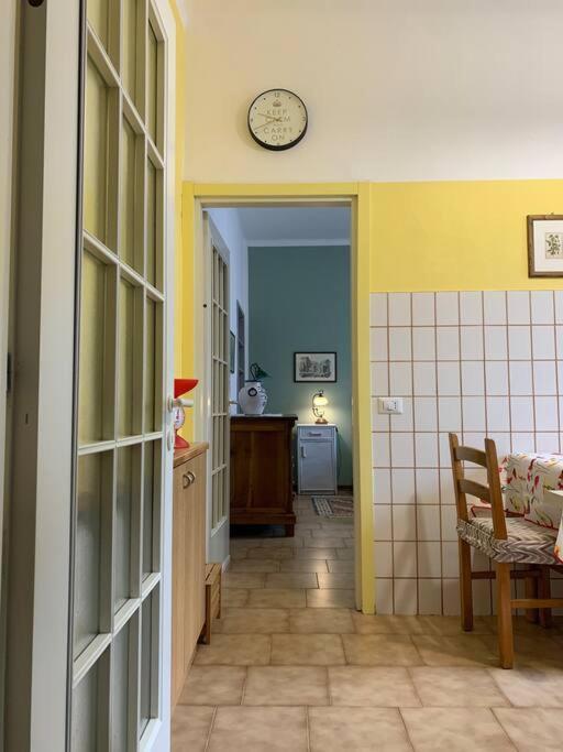 La Casa Del Nonno Apartment Оменя Екстериор снимка