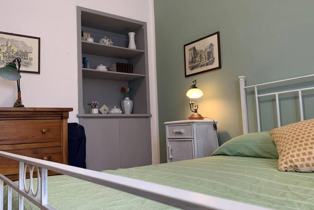 La Casa Del Nonno Apartment Оменя Екстериор снимка