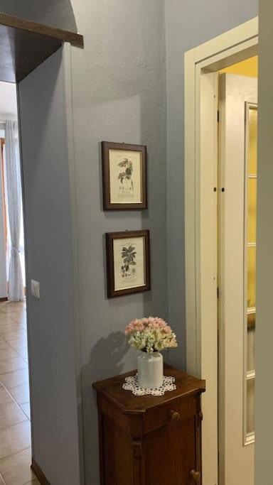 La Casa Del Nonno Apartment Оменя Екстериор снимка