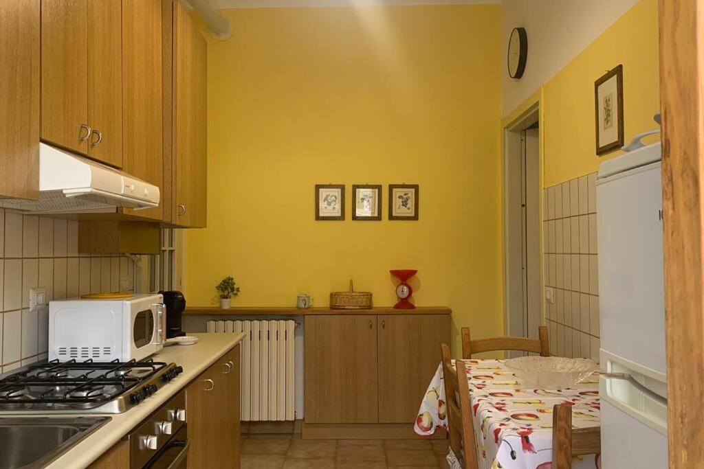 La Casa Del Nonno Apartment Оменя Екстериор снимка