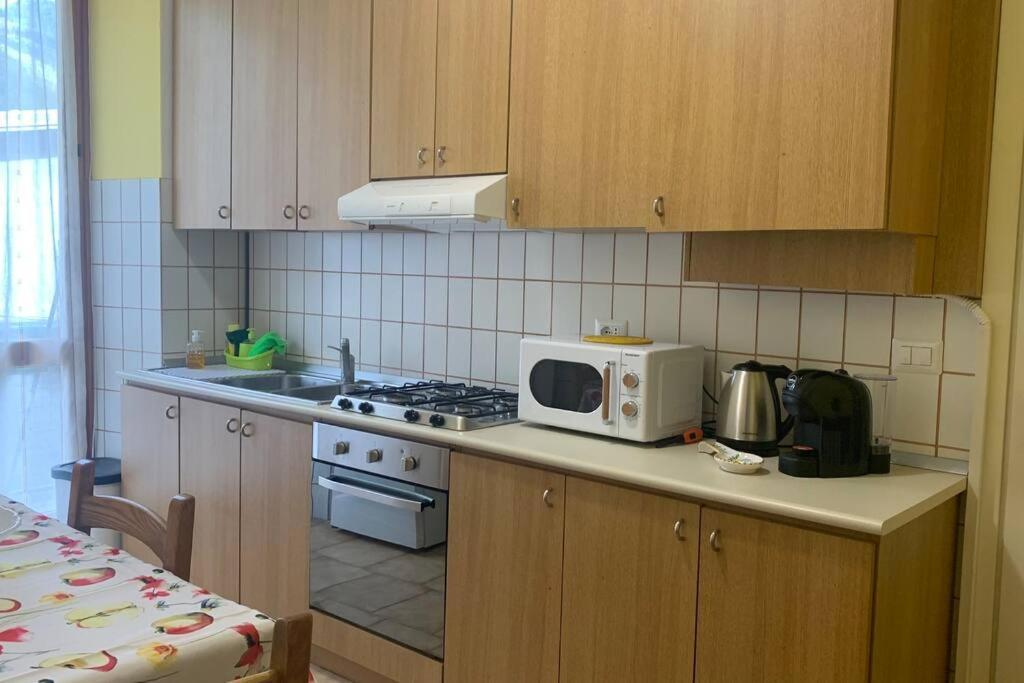 La Casa Del Nonno Apartment Оменя Екстериор снимка