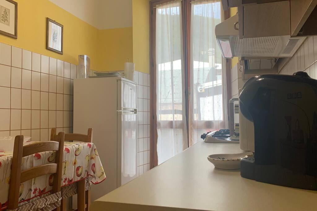 La Casa Del Nonno Apartment Оменя Екстериор снимка