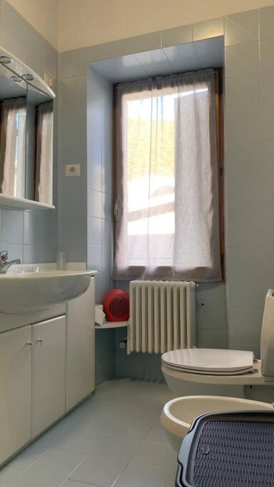 La Casa Del Nonno Apartment Оменя Екстериор снимка